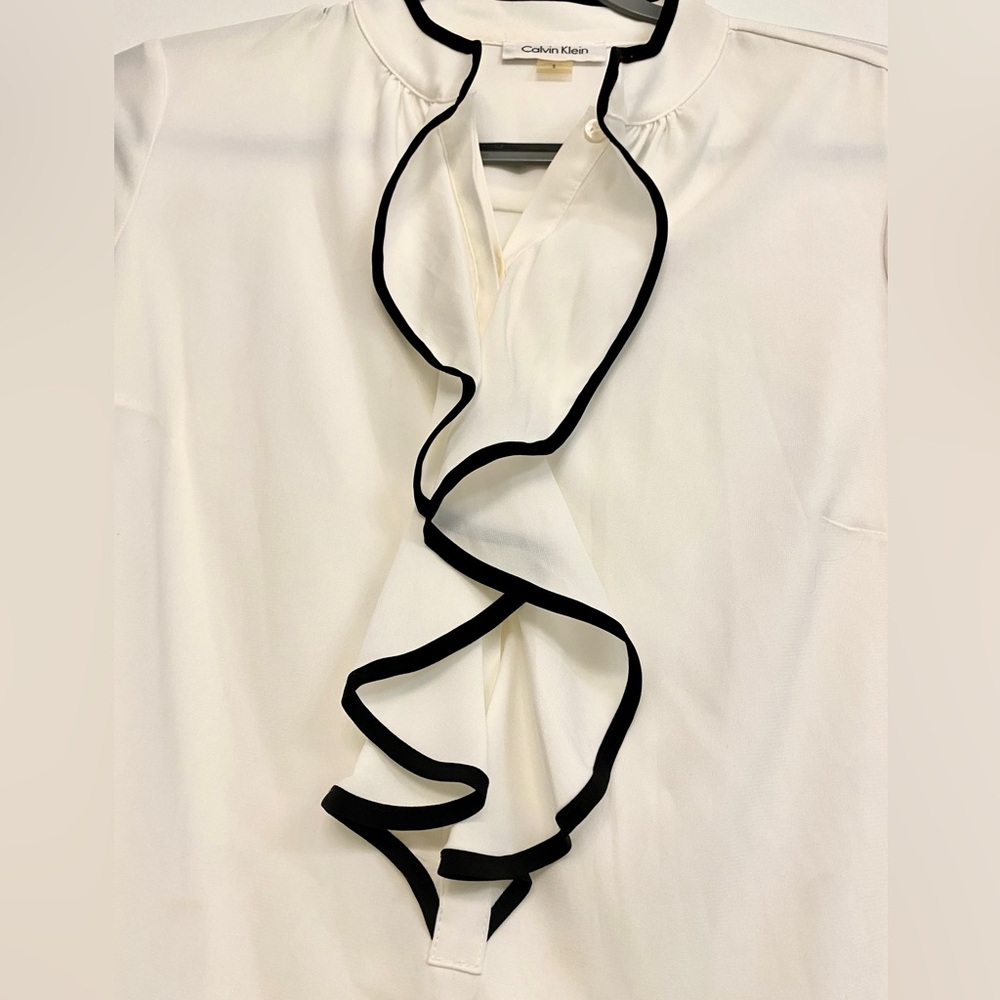 Calvin Klein Piped Ruffle Blouse 🟢 - Picture 2 of 5